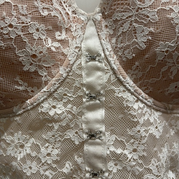 Victoria's Secret Lace Bustier in Cream and Pink - Picture 4 of 5